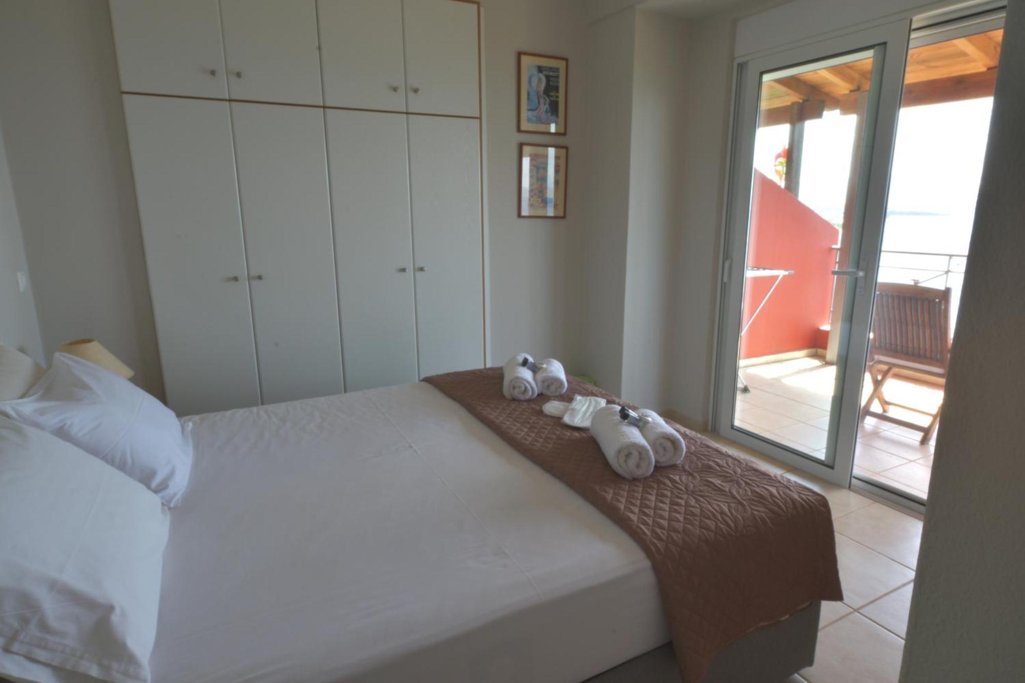 Blue Bay View - Beach House Vathirrevma Екстер'єр фото